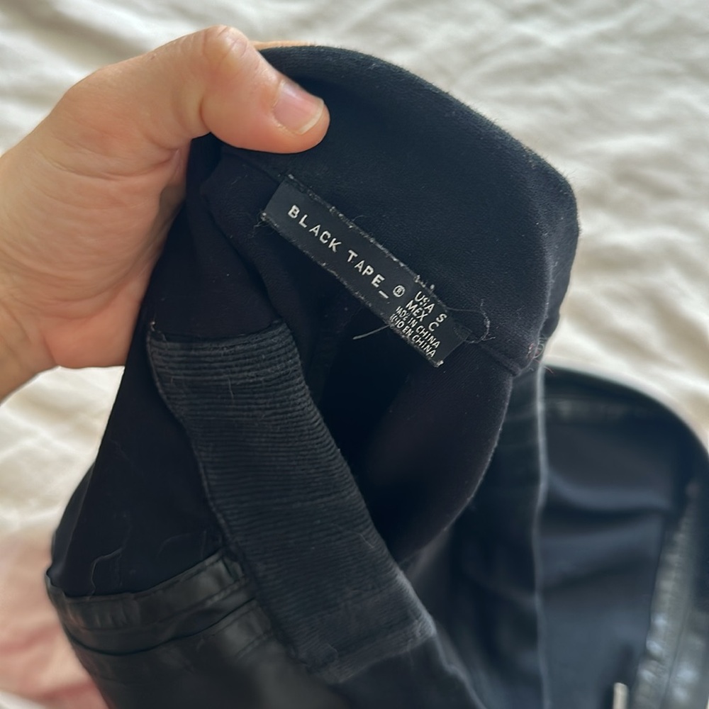 Black pleather leggings with drawstring - Picture 5 of 5